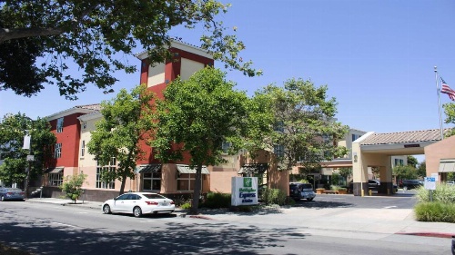 Holiday Inn Express Berkeley image 8